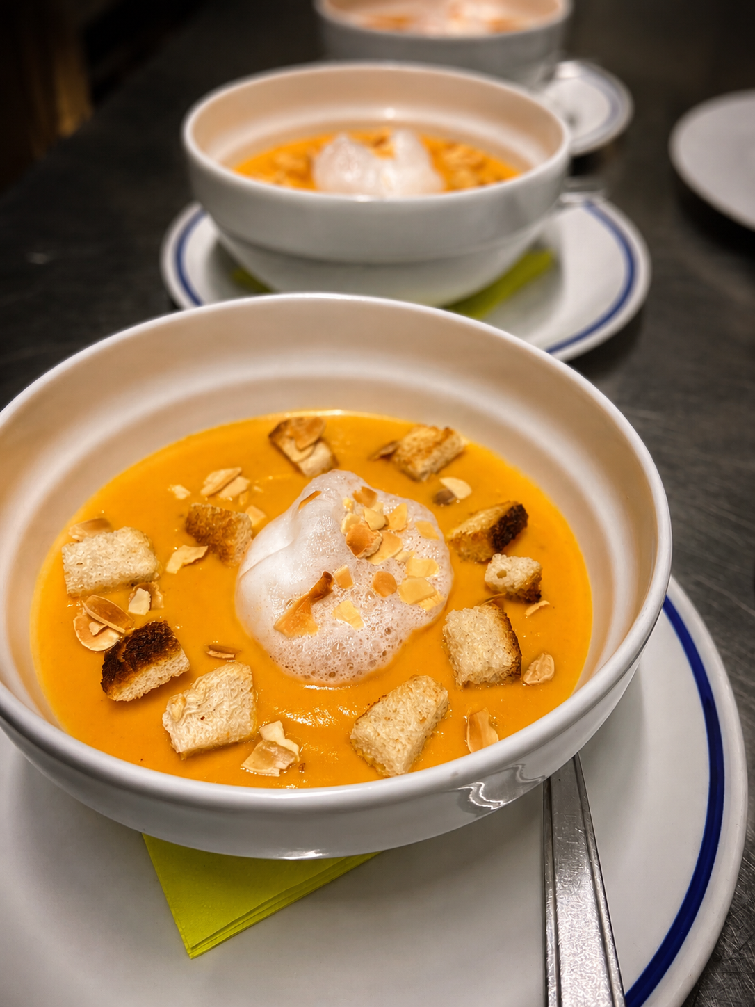 Kürbiscremesuppe beim Törggelen